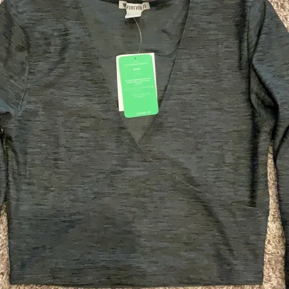 Forever 21 Black and Gray Fitted Crop Top, Size M—NWT - Picture 3 of 6